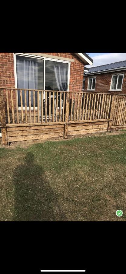 Leysdown-On-Sea Saddlebrook Holiday Park 3 Bedroom Brick Built Chalet Bungalow エクステリア 写真