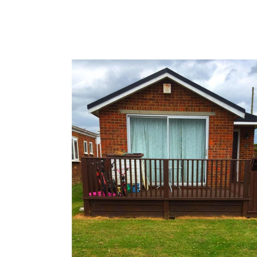 Leysdown-On-Sea Saddlebrook Holiday Park 3 Bedroom Brick Built Chalet Bungalow エクステリア 写真