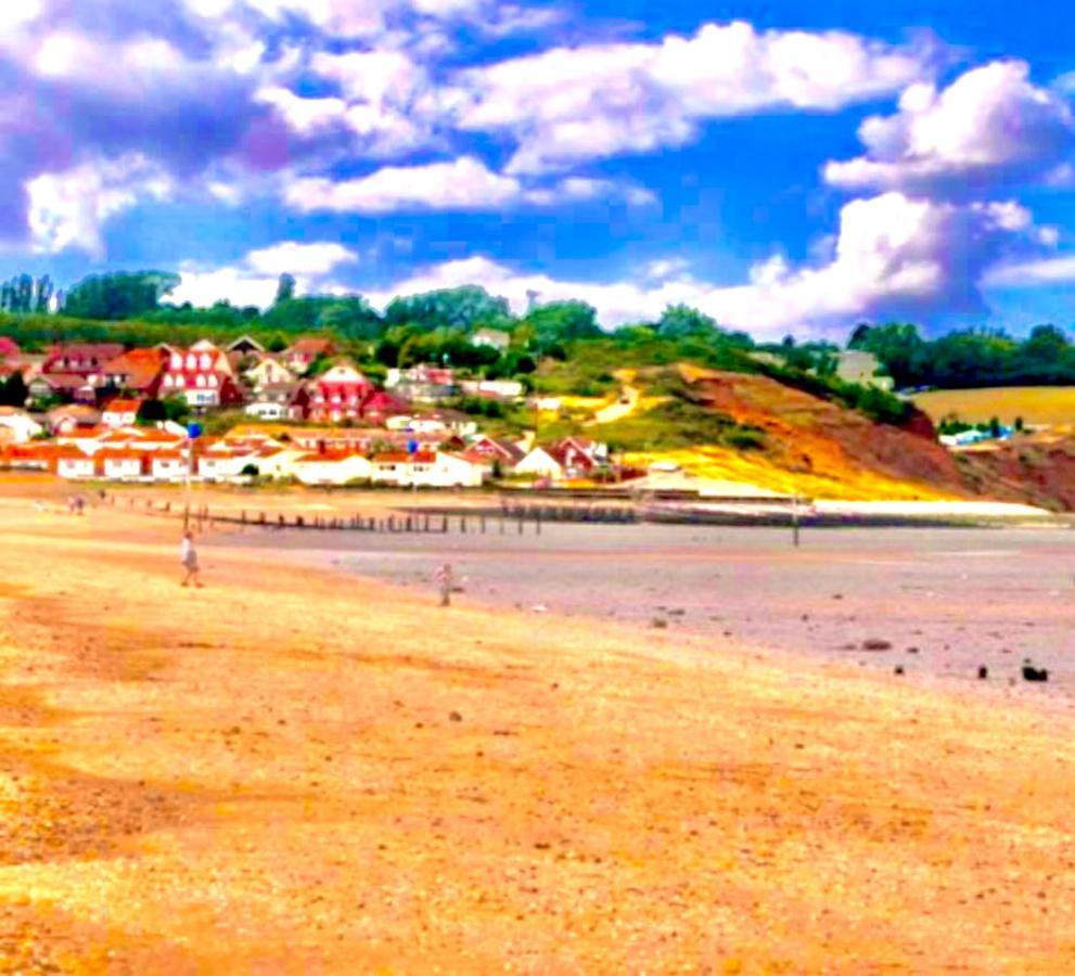 Leysdown-On-Sea Saddlebrook Holiday Park 3 Bedroom Brick Built Chalet Bungalow エクステリア 写真