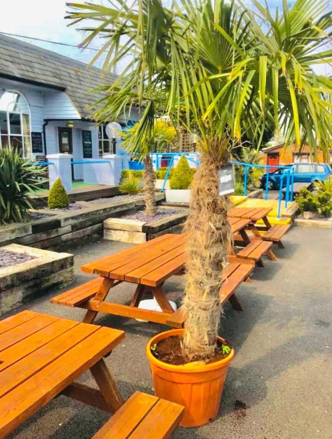 Leysdown-On-Sea Saddlebrook Holiday Park 3 Bedroom Brick Built Chalet Bungalow エクステリア 写真