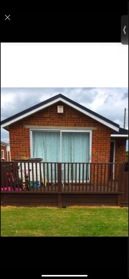 Leysdown-On-Sea Saddlebrook Holiday Park 3 Bedroom Brick Built Chalet Bungalow エクステリア 写真